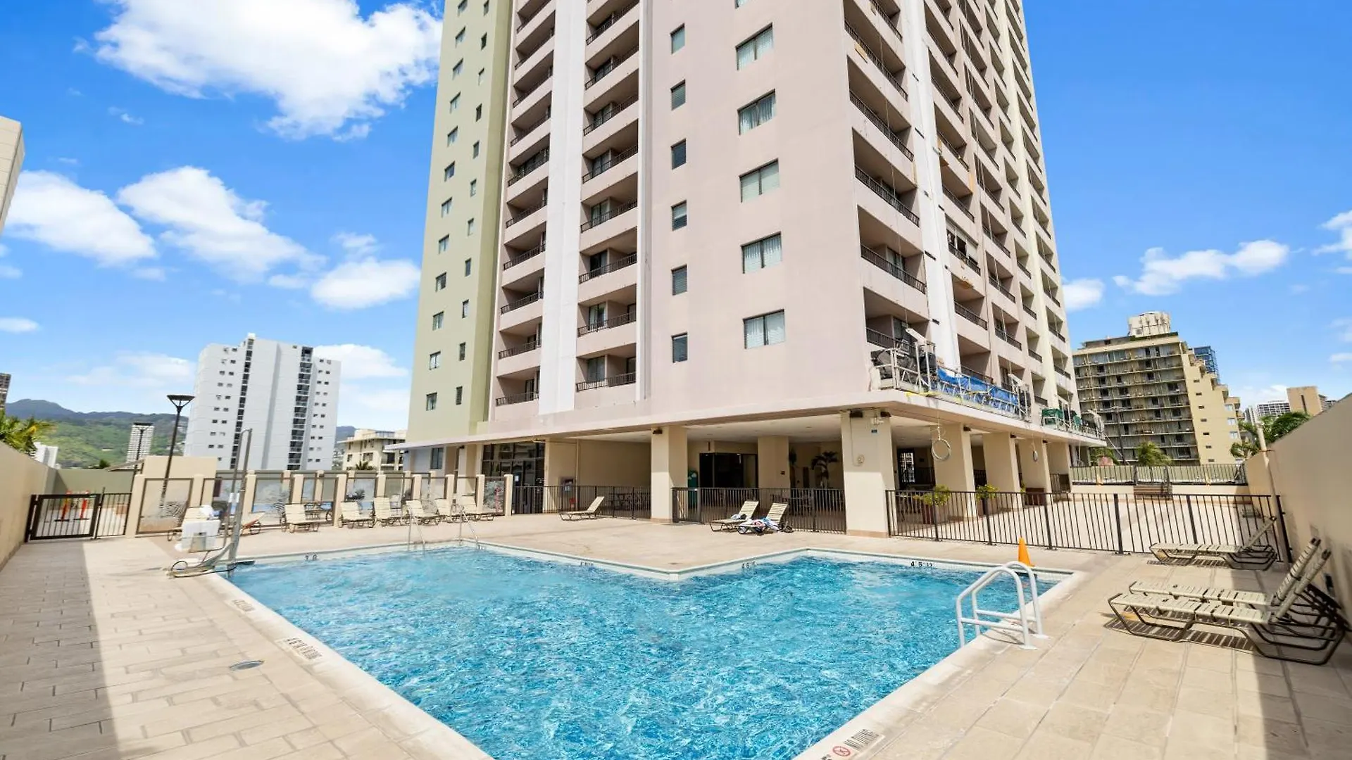 Royal Kuhio 1602 - Spacious Studio With Stunning Mountain Views In The Heart Of Waikiki! ホノルル 米国